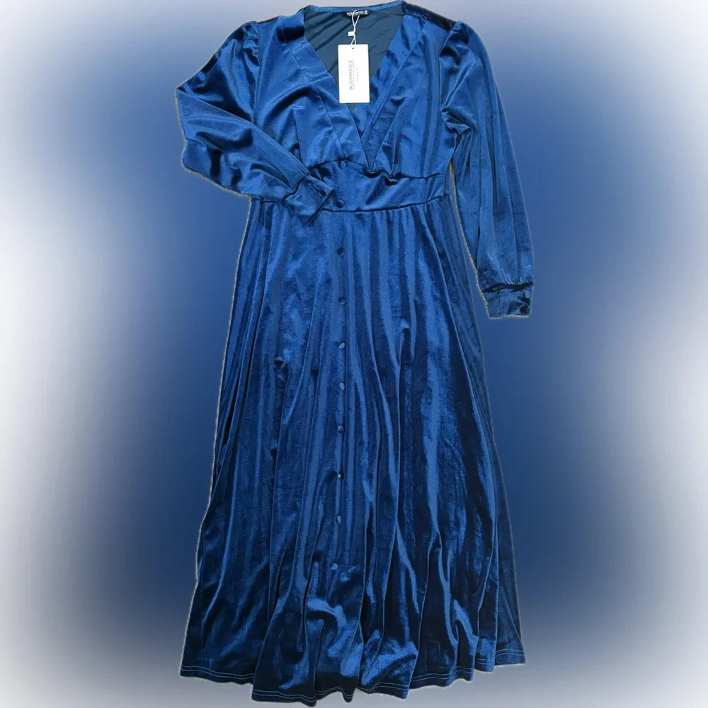 BloomChic Blue Velvet Dress NWT - Picture 2 of 4